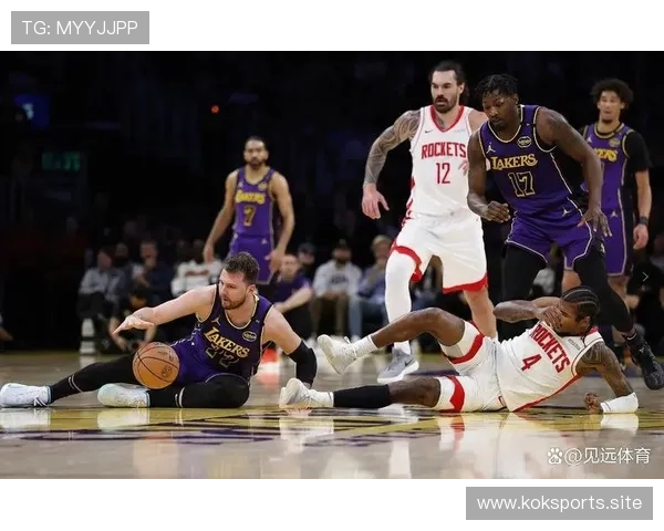 湖人险胜火箭紧追西部第三 热火五连胜回升东部第九